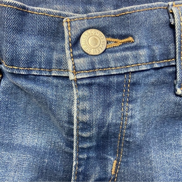 Levis Mid-Rise Denim Shorts Womens Size 28 Stretch Rolled Hem Jean Casual Spring - Picture 4 of 9
